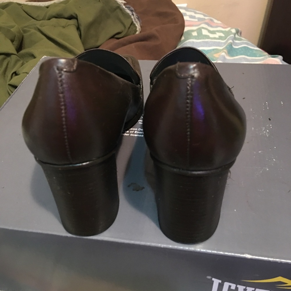 Women’s size 7.5 Nine West brown shoes - Picture 4 of 8
